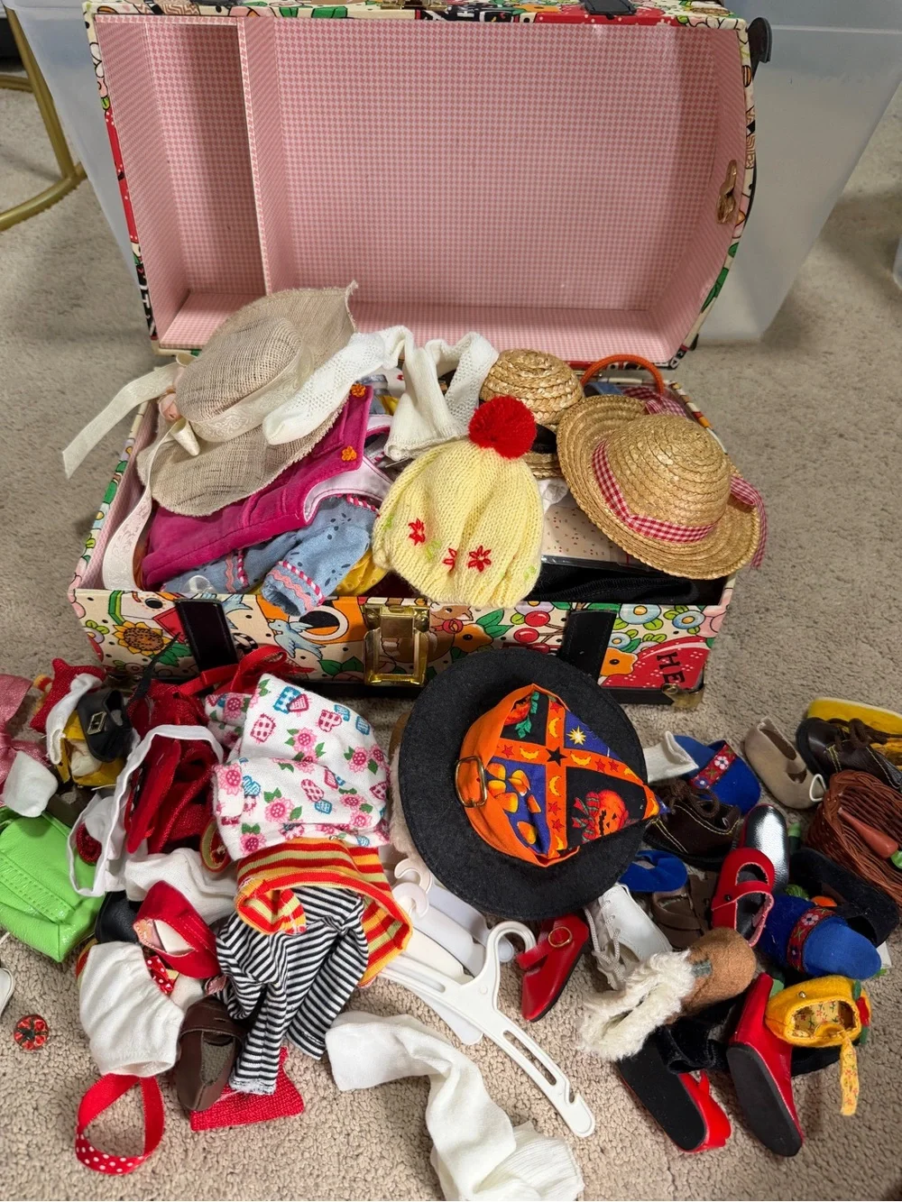 Tonner Ann Estelle Wardrobe Trunk Mary Engelbreit Accessory And Wardrobe Bundle